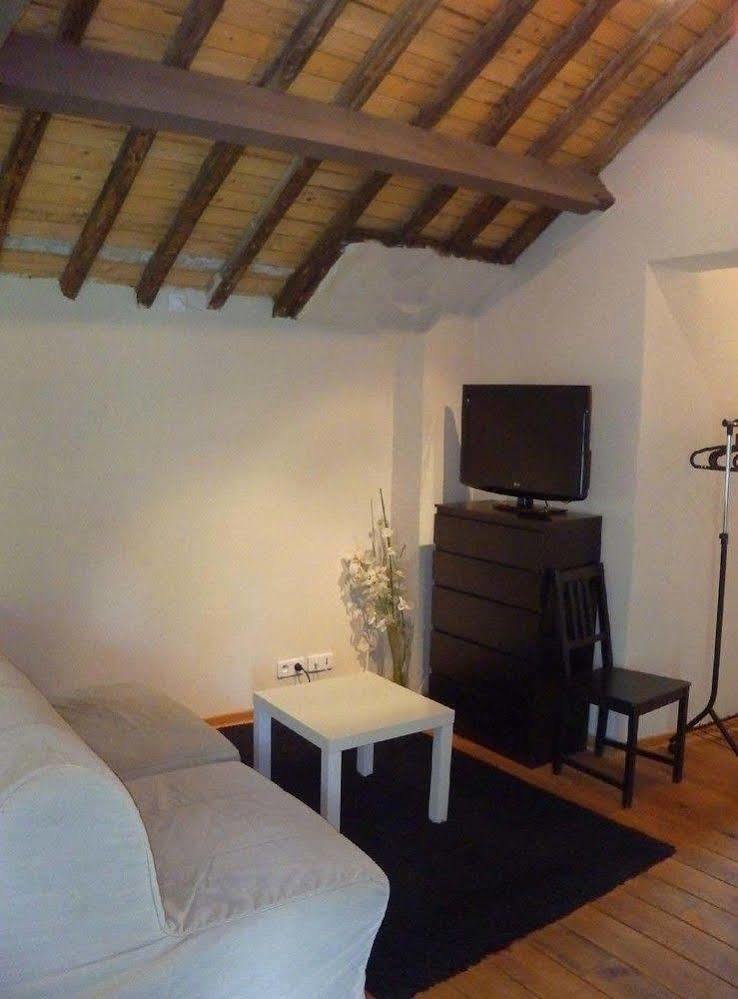 Domaine Du Moulin De Champie - Versailles - Gites & Suites Feucherolles Esterno foto