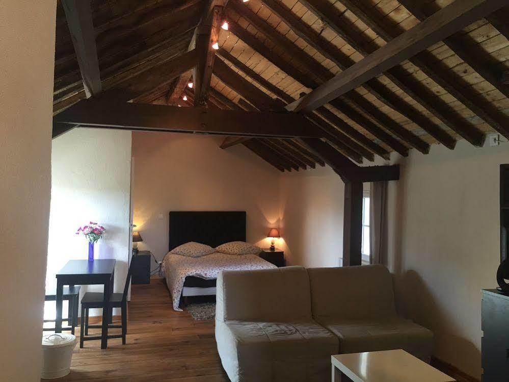Domaine Du Moulin De Champie - Versailles - Gites & Suites Feucherolles Esterno foto