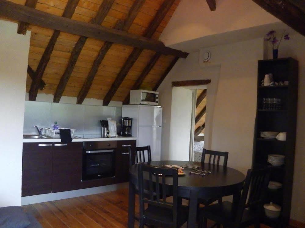 Domaine Du Moulin De Champie - Versailles - Gites & Suites Feucherolles Esterno foto