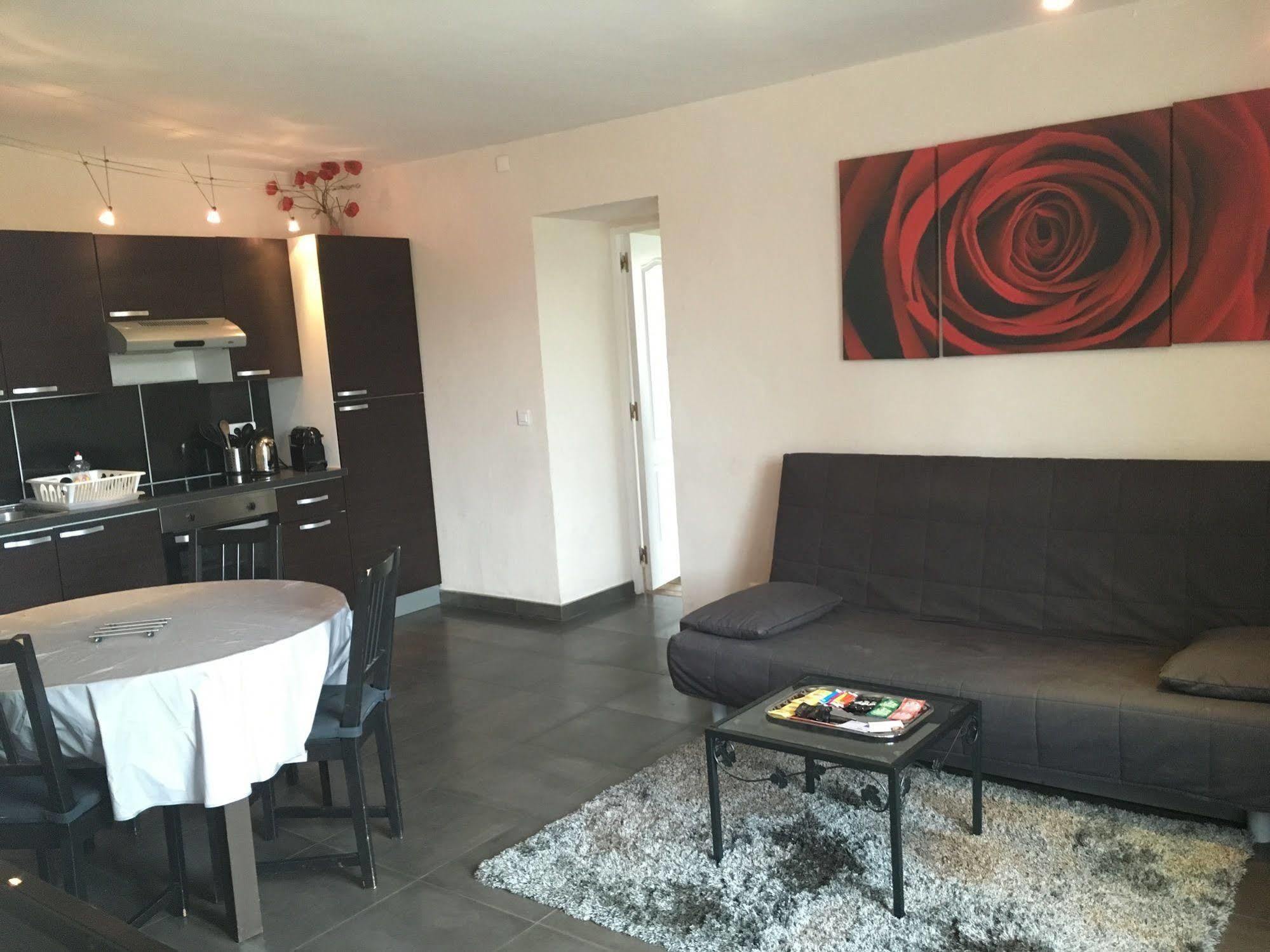 Domaine Du Moulin De Champie - Versailles - Gites & Suites Feucherolles Esterno foto