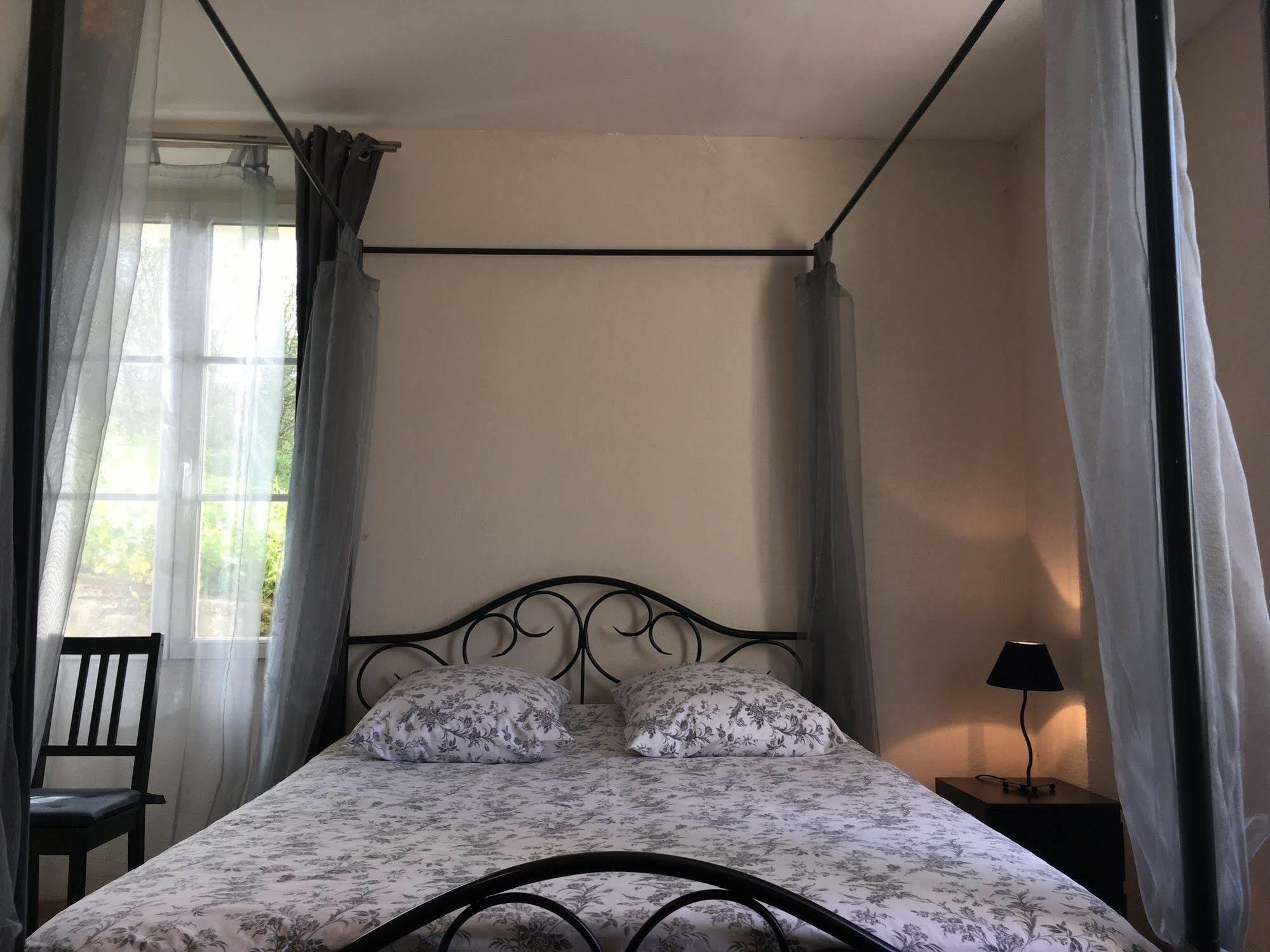 Domaine Du Moulin De Champie - Versailles - Gites & Suites Feucherolles Esterno foto