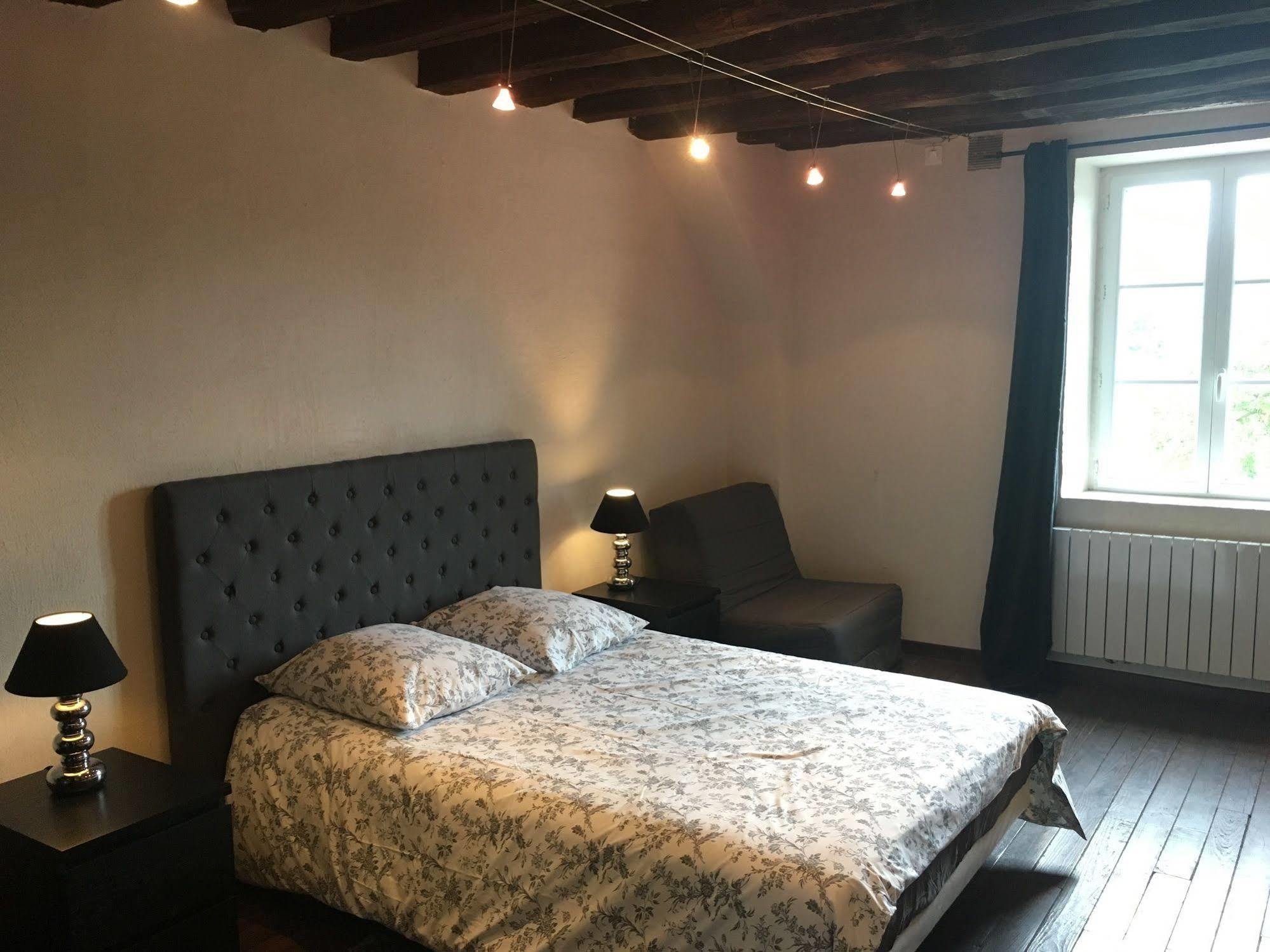 Domaine Du Moulin De Champie - Versailles - Gites & Suites Feucherolles Esterno foto