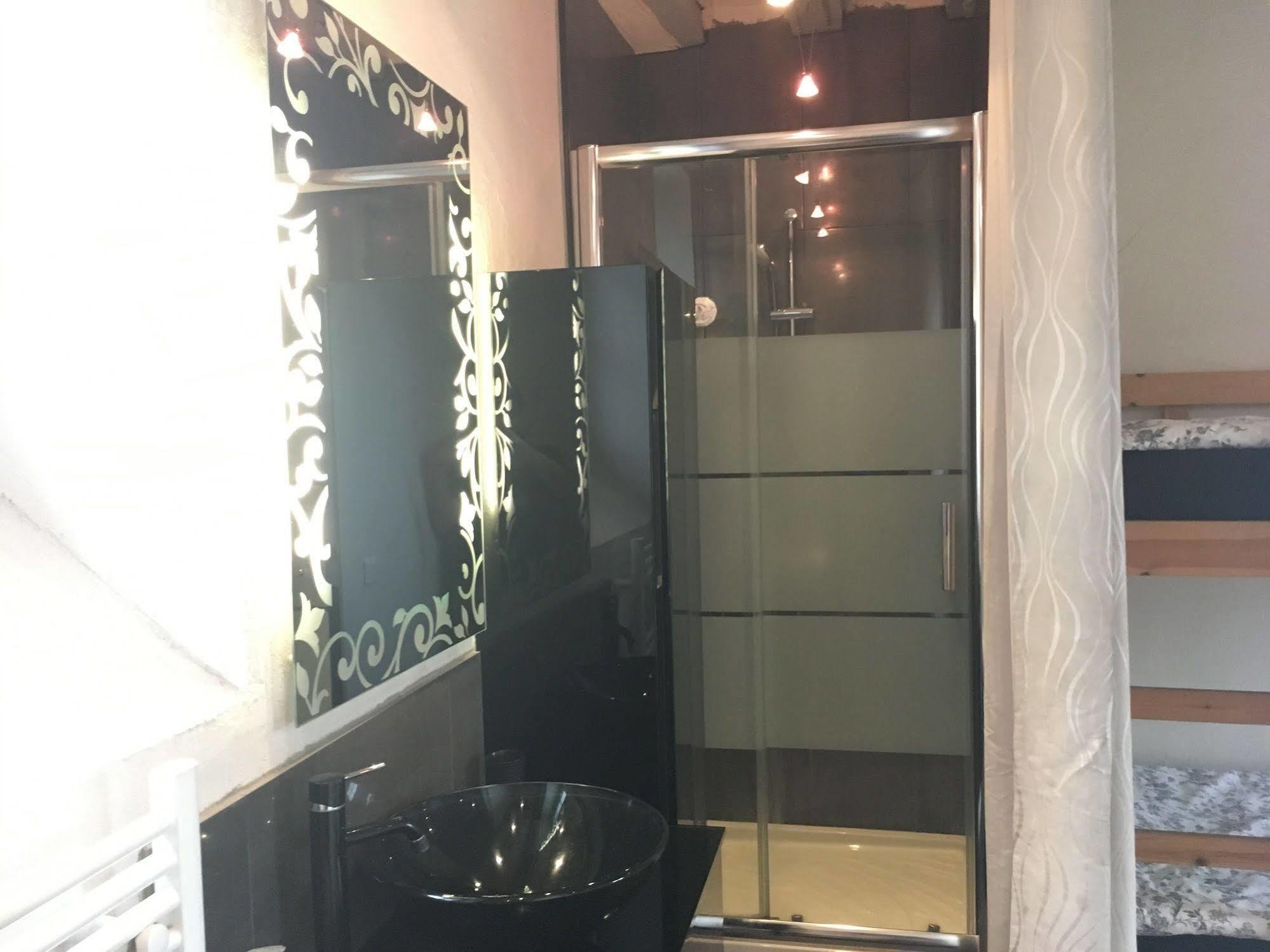 Domaine Du Moulin De Champie - Versailles - Gites & Suites Feucherolles Esterno foto