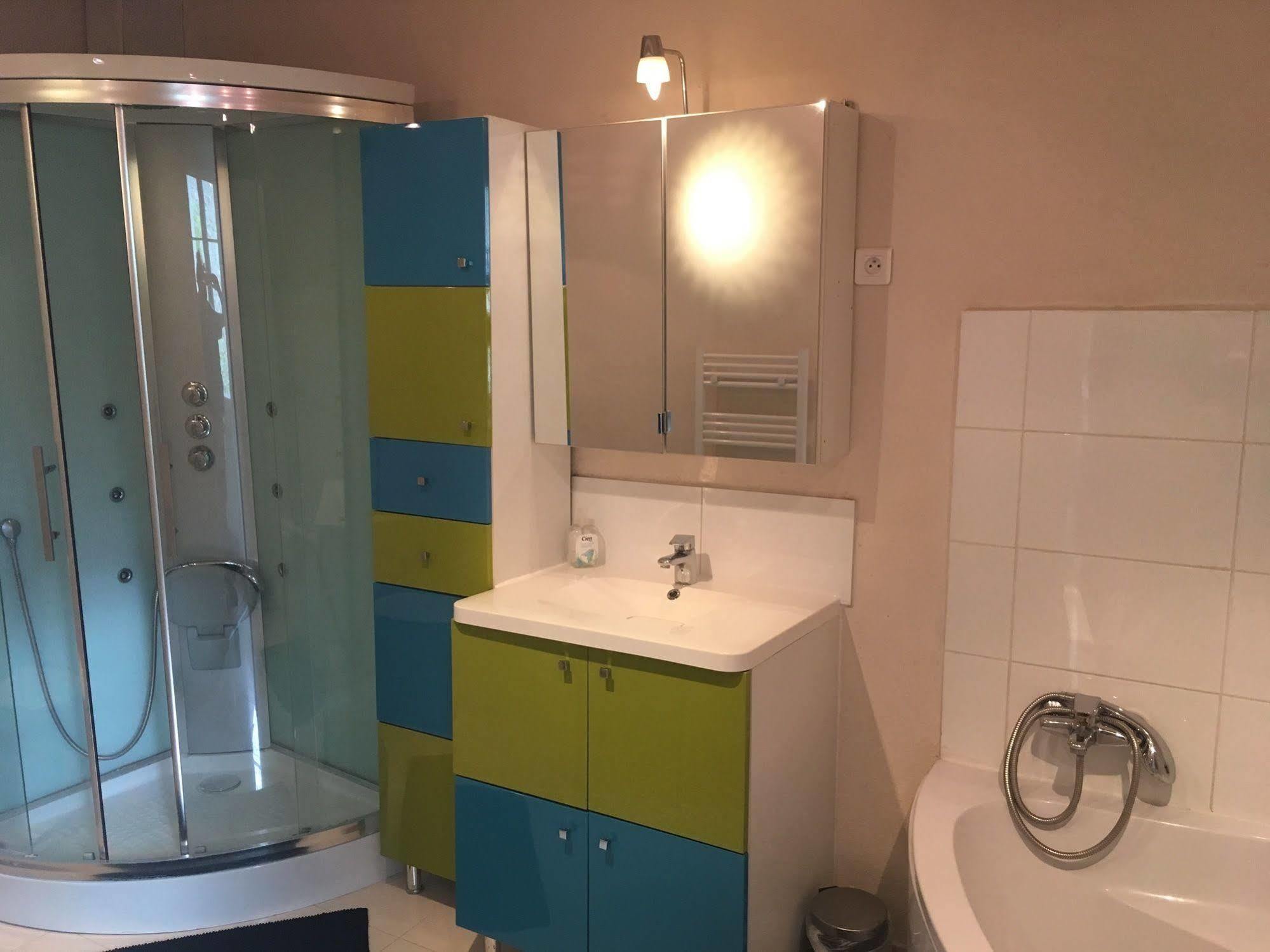 Domaine Du Moulin De Champie - Versailles - Gites & Suites Feucherolles Esterno foto