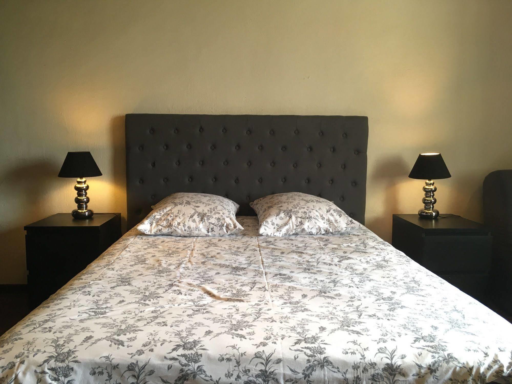 Domaine Du Moulin De Champie - Versailles - Gites & Suites Feucherolles Esterno foto